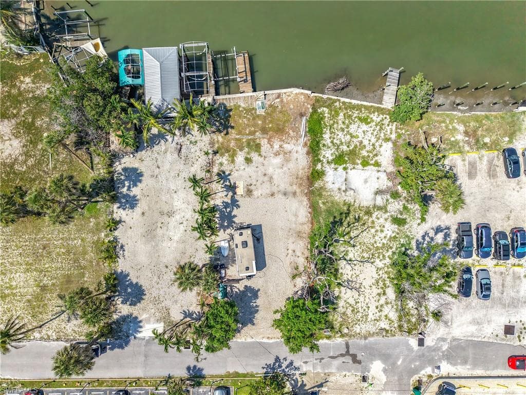 1339 Santos RD, FORT MYERS BEACH FL 33931-37