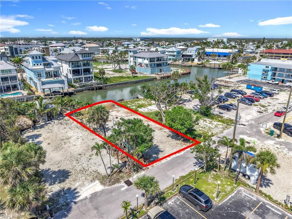 1339 Santos RD, FORT MYERS BEACH FL 33931-7