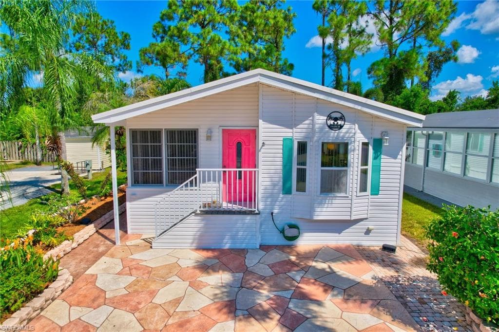 1031 Crystal Lake DR, NAPLES FL 34120-19