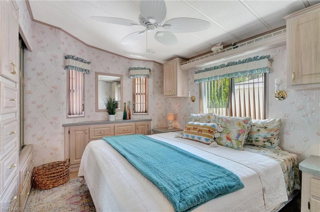 1031 Crystal Lake DR, NAPLES FL 34120-9