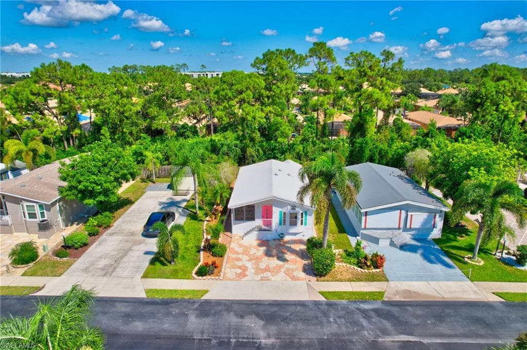 1031 Crystal Lake DR, NAPLES FL 34120-17