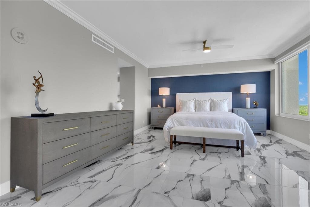 435 Dockside DR # B702, NAPLES FL 34110-11