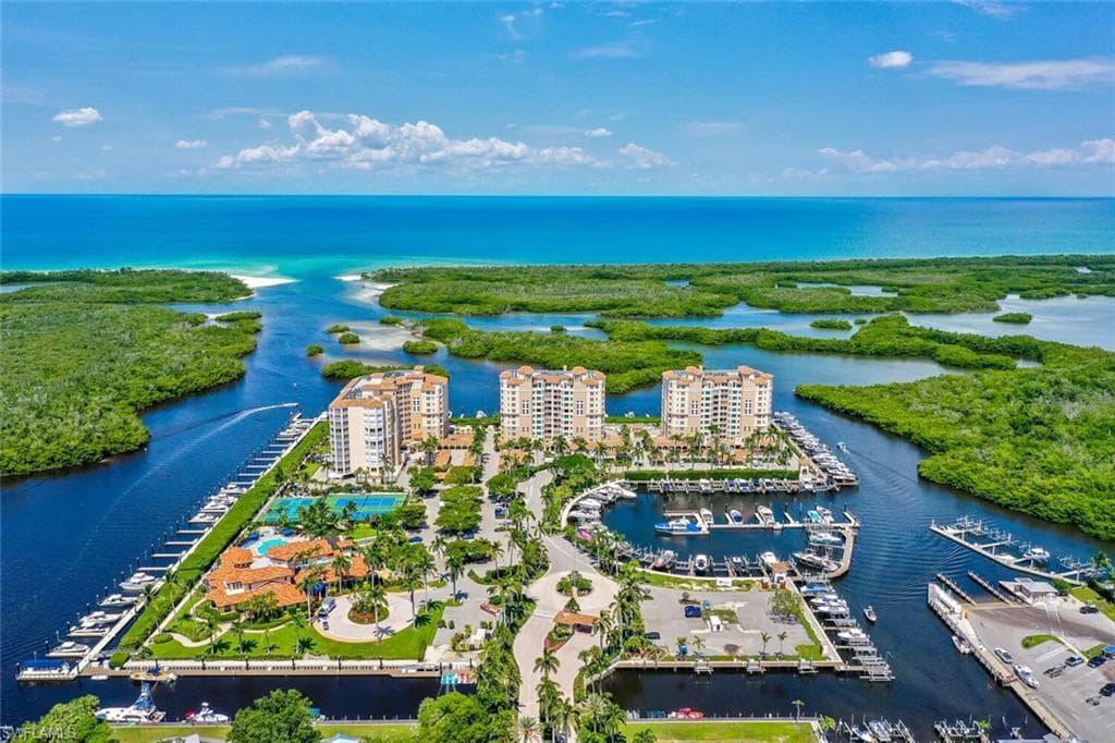 435 Dockside DR # B702, NAPLES FL 34110-31