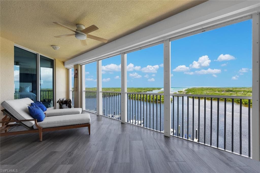 435 Dockside DR # B702, NAPLES FL 34110-27