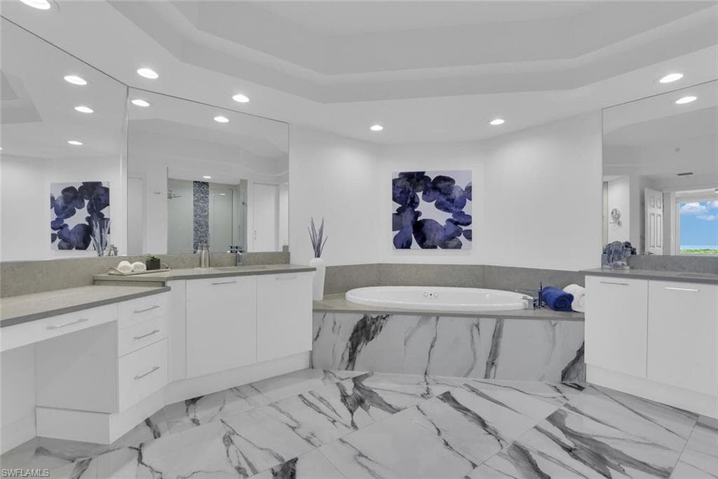 435 Dockside DR # B702, NAPLES FL 34110-13