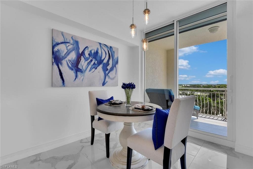 435 Dockside DR # B702, NAPLES FL 34110-10