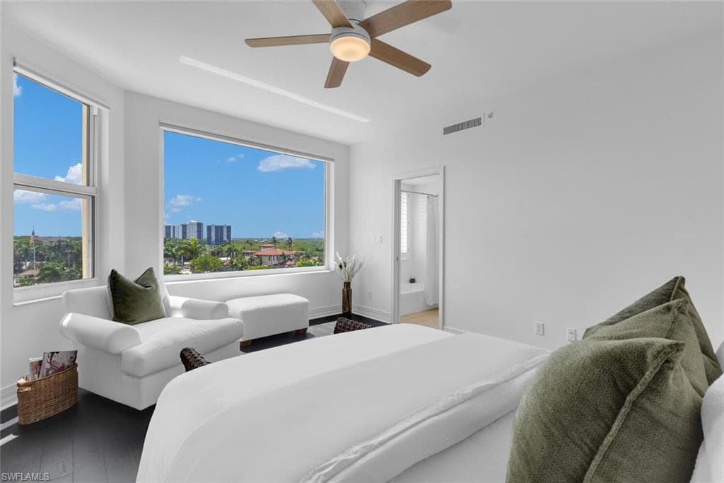 435 Dockside DR # B702, NAPLES FL 34110-18