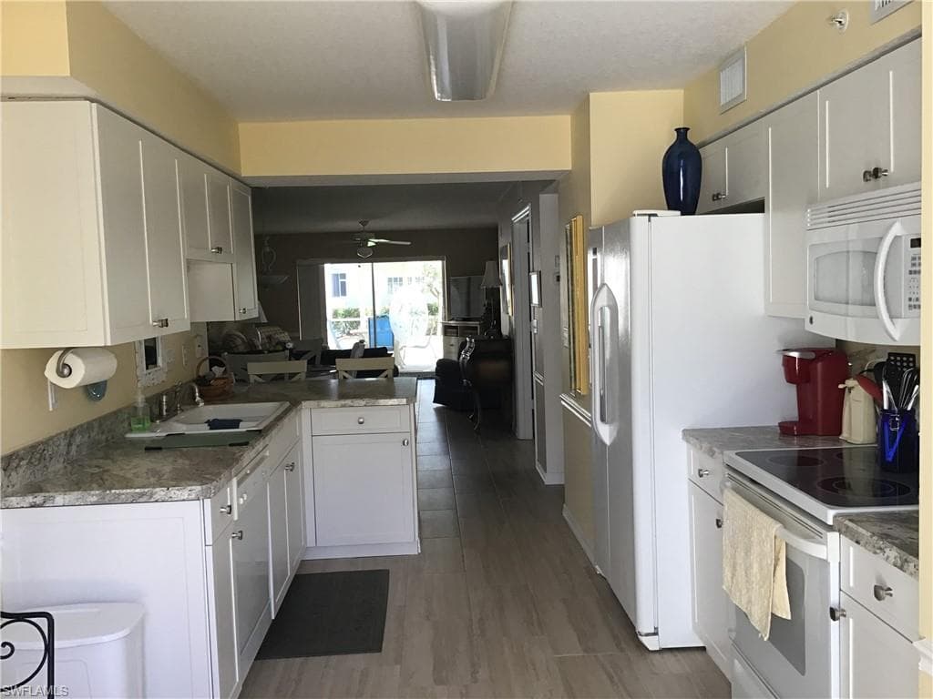 28861 Bermuda Lago CT # 105, BONITA SPRINGS FL 34134-4