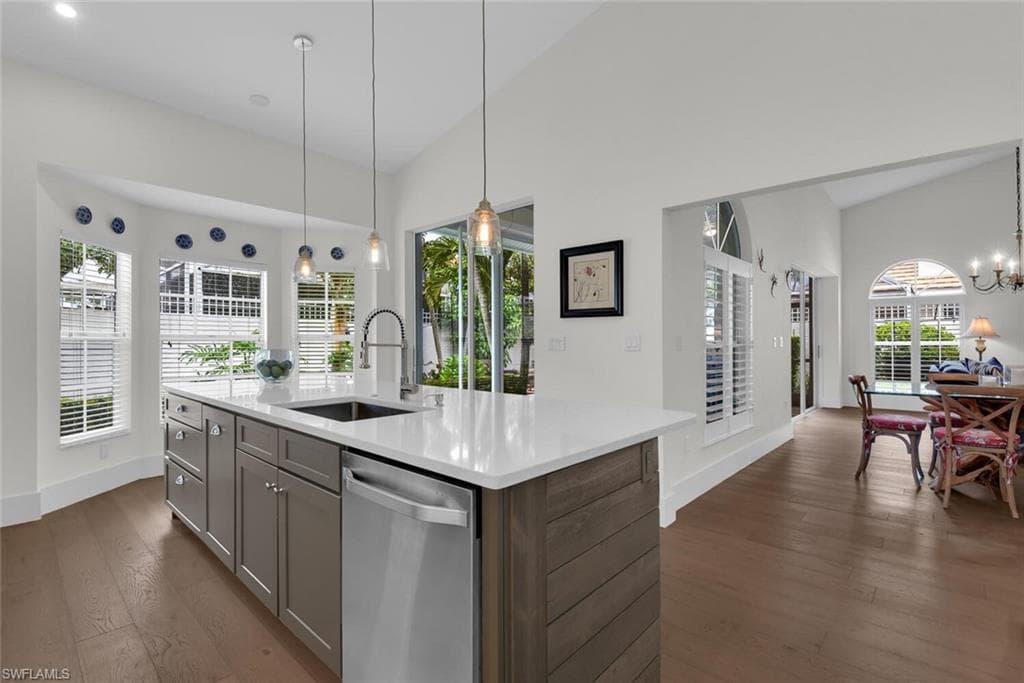 2124 Paget CIR # 1, NAPLES FL 34112-3