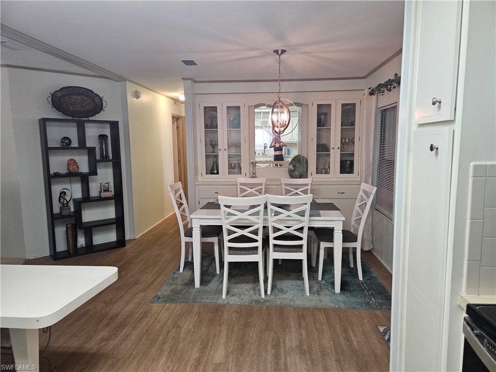 9 Amethyst AVE # 9A, NAPLES FL 34114-8