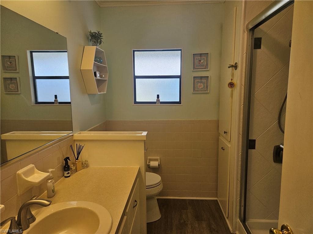 9 Amethyst AVE # 9A, NAPLES FL 34114-17