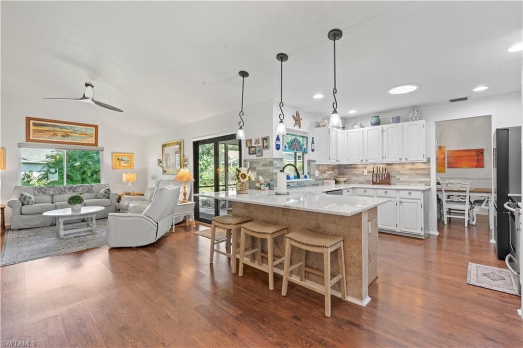 9967 Country Oaks DR-1