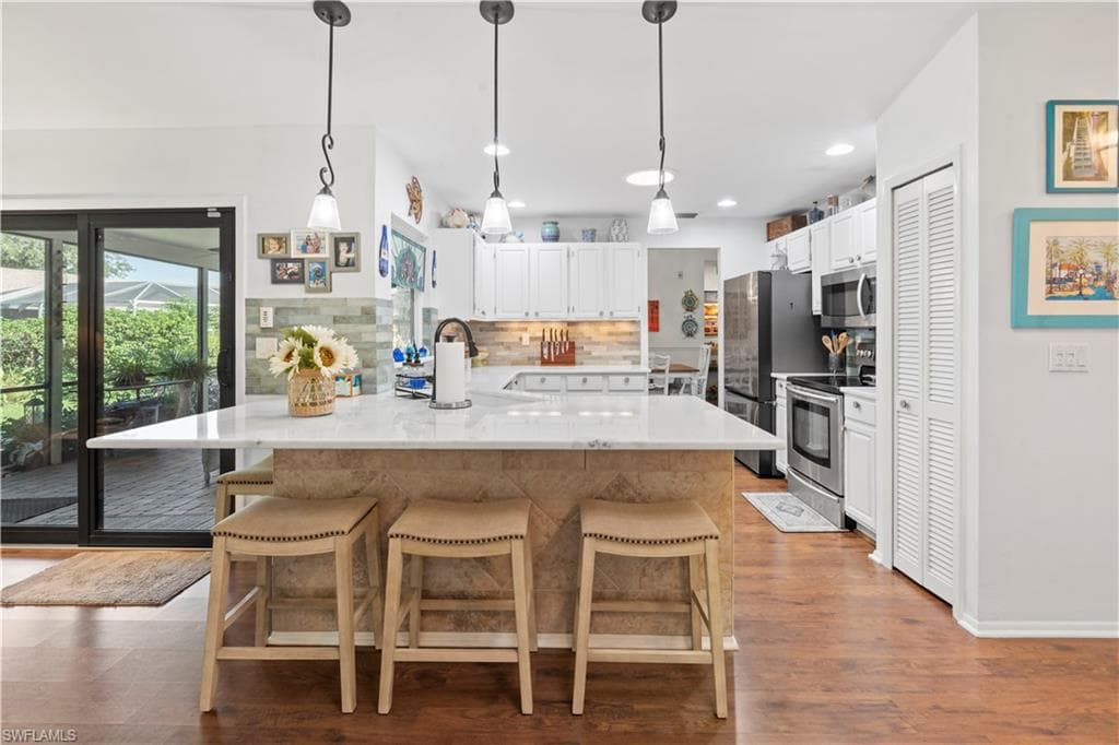 9967 Country Oaks DR-10