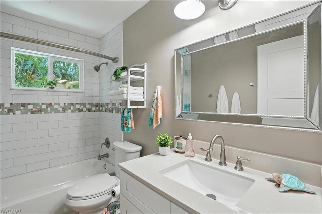 2131 Saint Croix AVE, FORT MYERS FL 33905-22