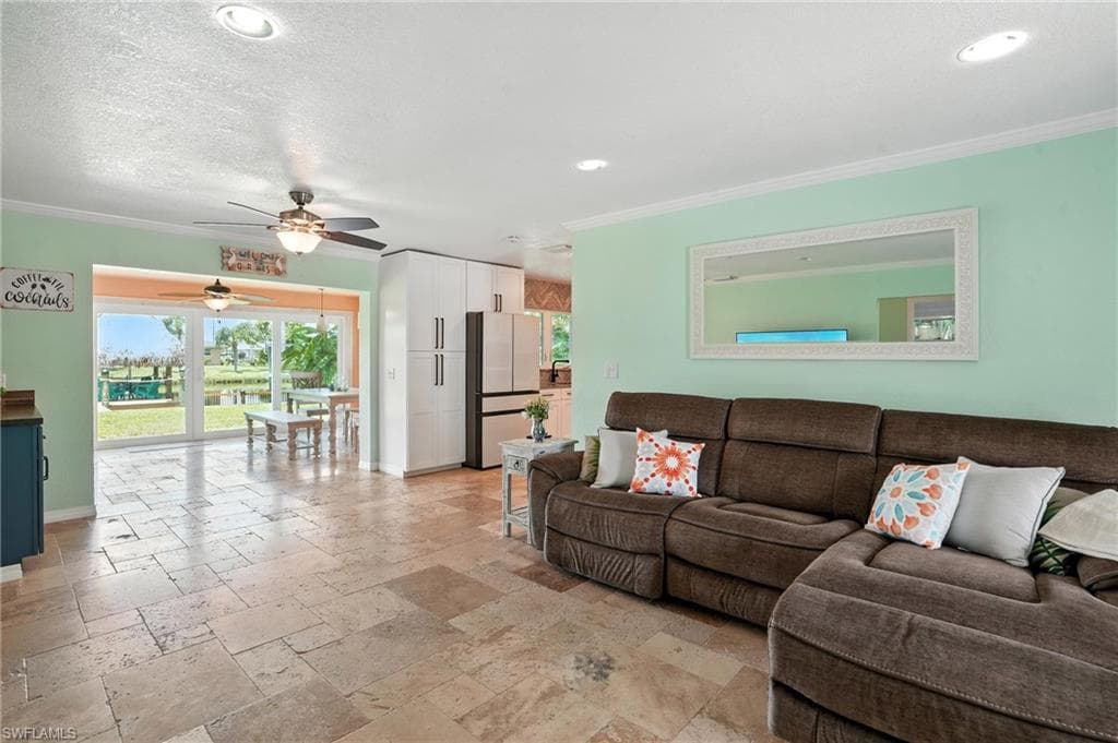 2131 Saint Croix AVE, FORT MYERS FL 33905-2