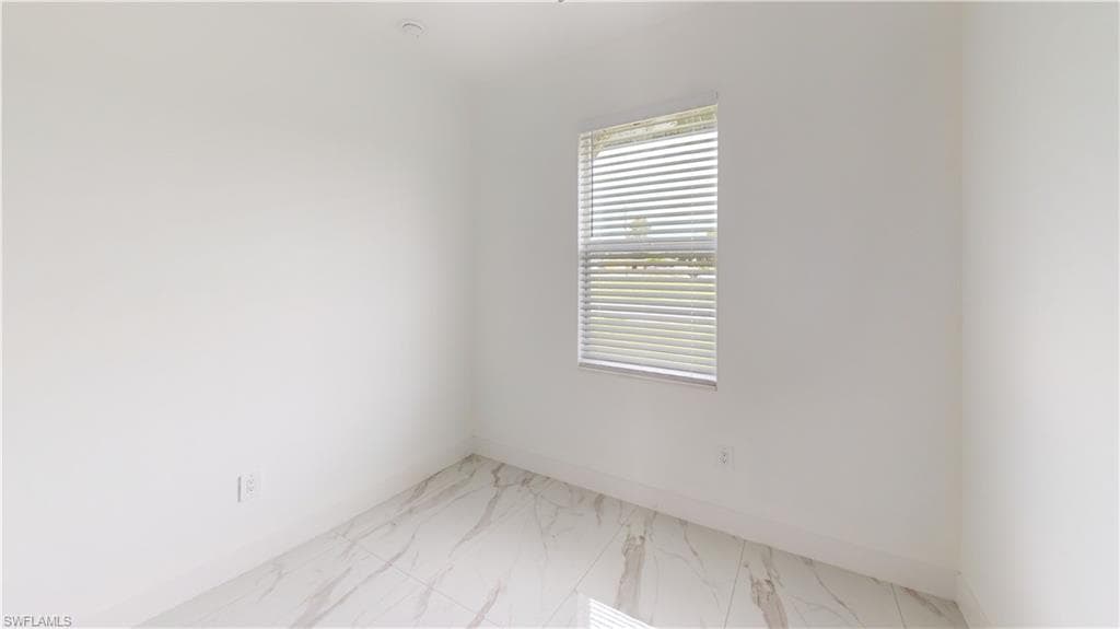 2045 Carver AVE, FORT MYERS FL 33916-16