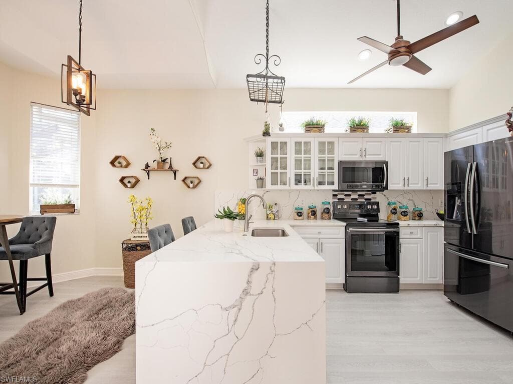 8098 Tauren CT, NAPLES FL 34119-7