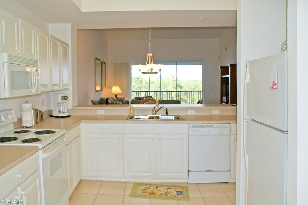 4640 Turnberry Lake DR # 403, ESTERO FL 33928-5