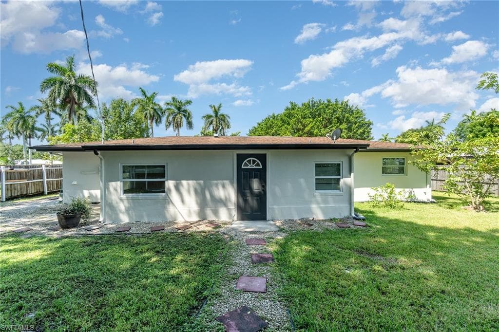 319 Arlington AVE, FORT MYERS FL 33905-26