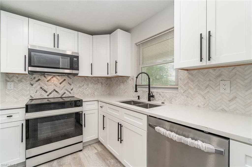 319 Arlington AVE, FORT MYERS FL 33905-12