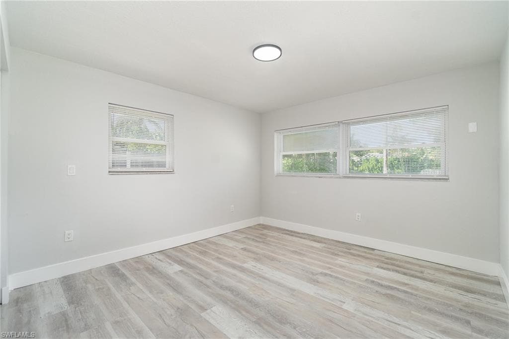 319 Arlington AVE, FORT MYERS FL 33905-23