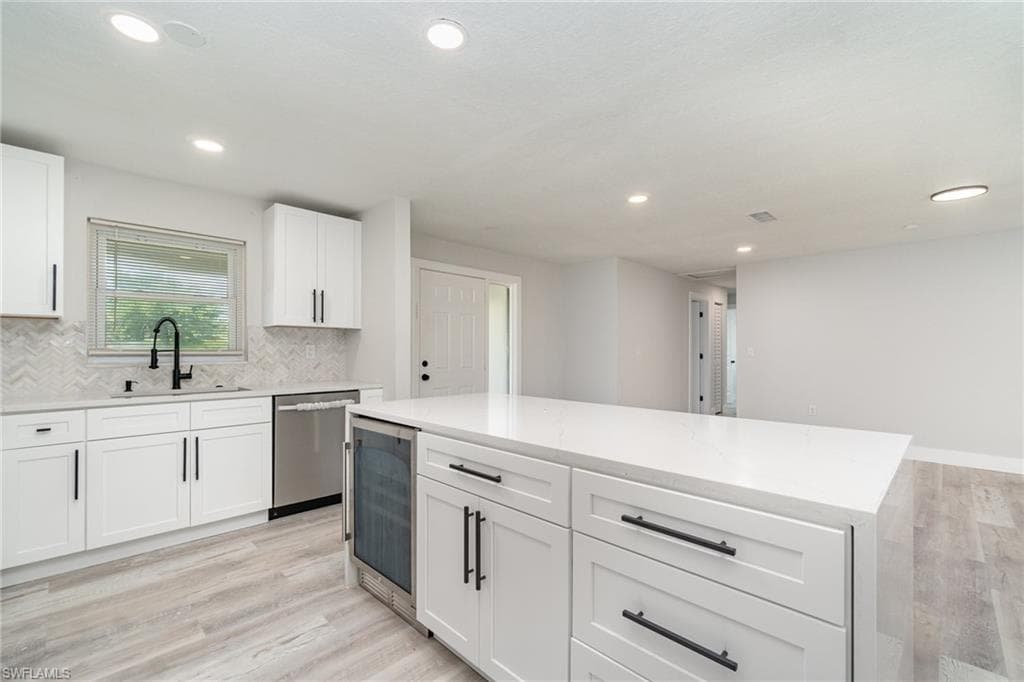 319 Arlington AVE, FORT MYERS FL 33905-14