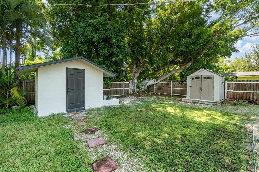 319 Arlington AVE, FORT MYERS FL 33905-28