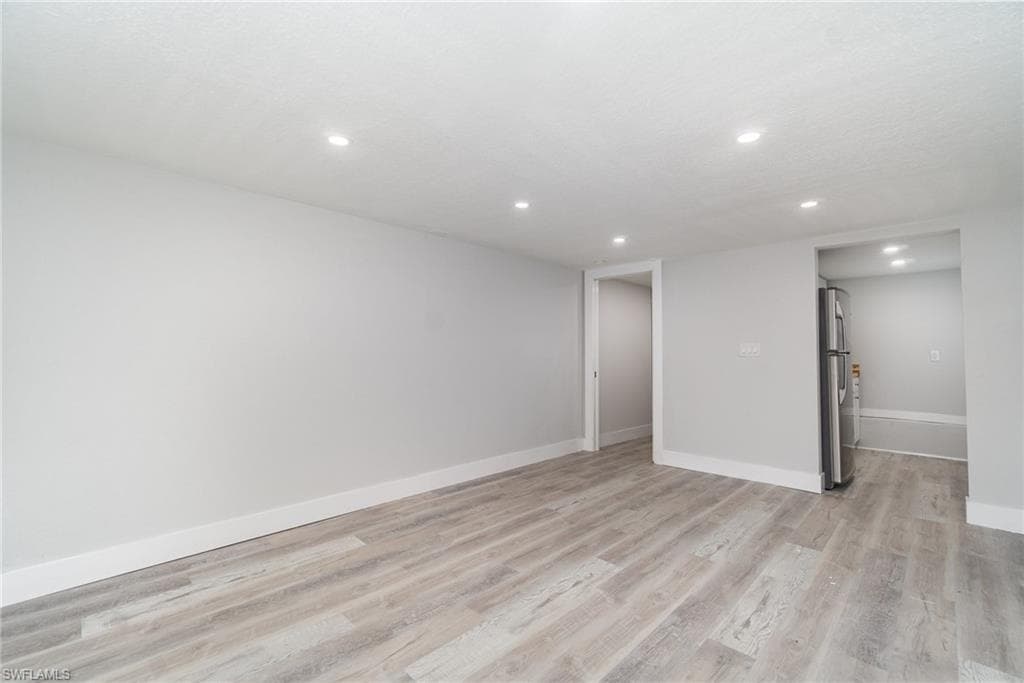 319 Arlington AVE, FORT MYERS FL 33905-24