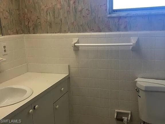 2524 Congress ST, FORT MYERS FL 33901-18