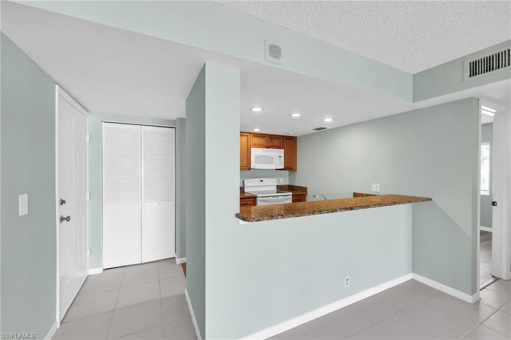 2885 Palm Beach BLVD # 101, FORT MYERS FL 33916-8