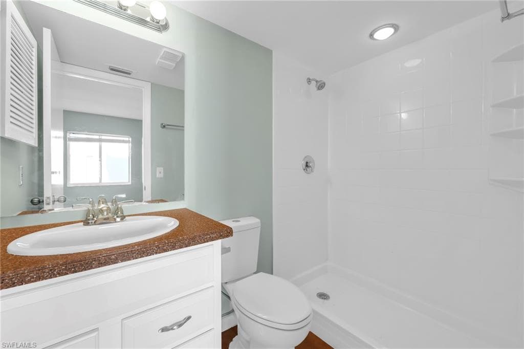 2885 Palm Beach BLVD # 101, FORT MYERS FL 33916-14