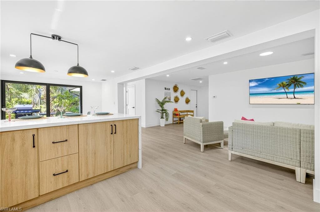 1105 Skiff PL, SANIBEL FL 33957-11