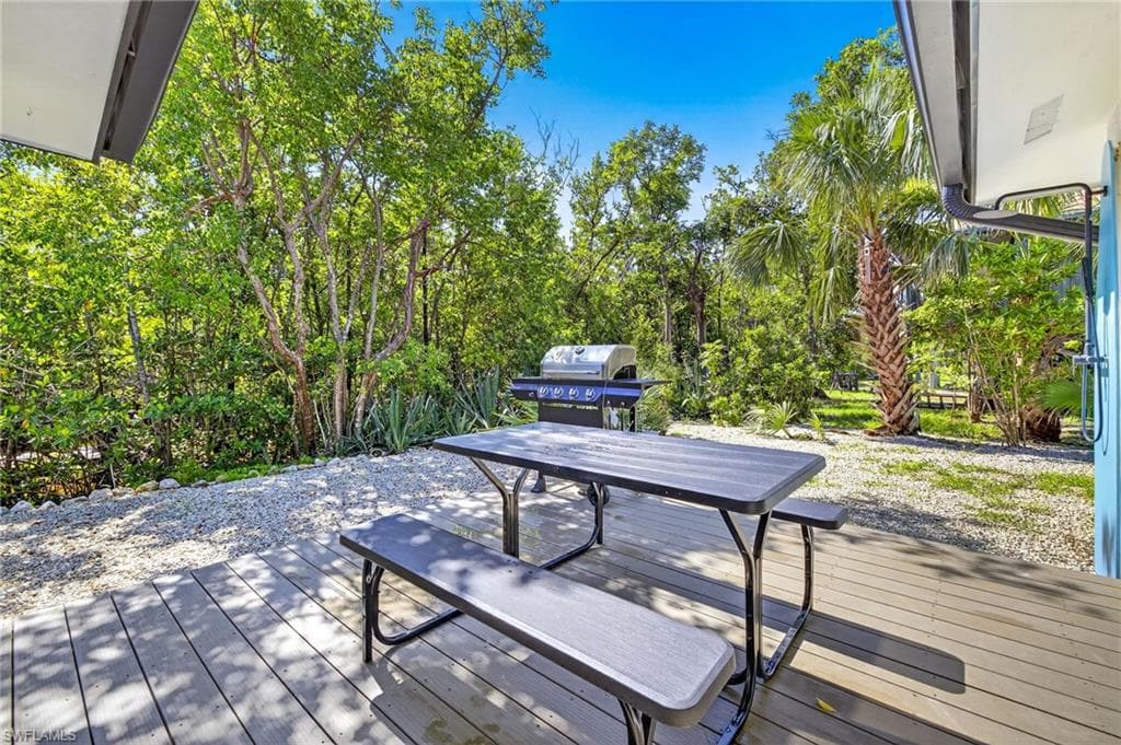 1105 Skiff PL, SANIBEL FL 33957-27