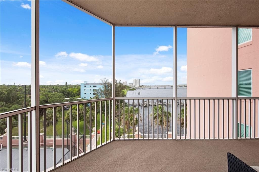 2743 1st ST # 505, FORT MYERS FL 33916-35