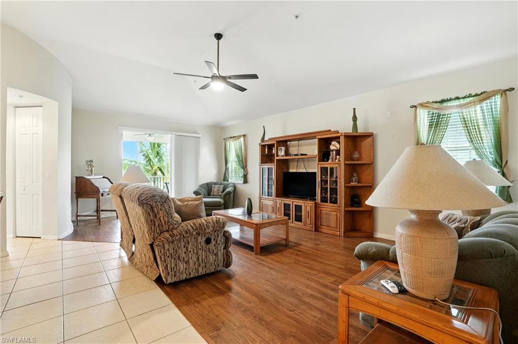1141 Van Loon Commons CIR # 305, CAPE CORAL FL 33909-4