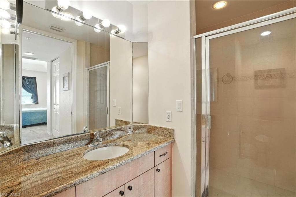 1141 Van Loon Commons CIR # 305, CAPE CORAL FL 33909-17