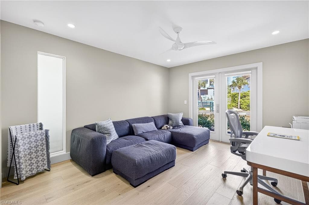 5215 SEASHELL AVE-33