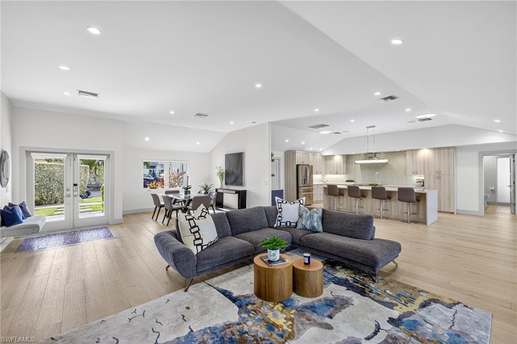 5215 SEASHELL AVE-3