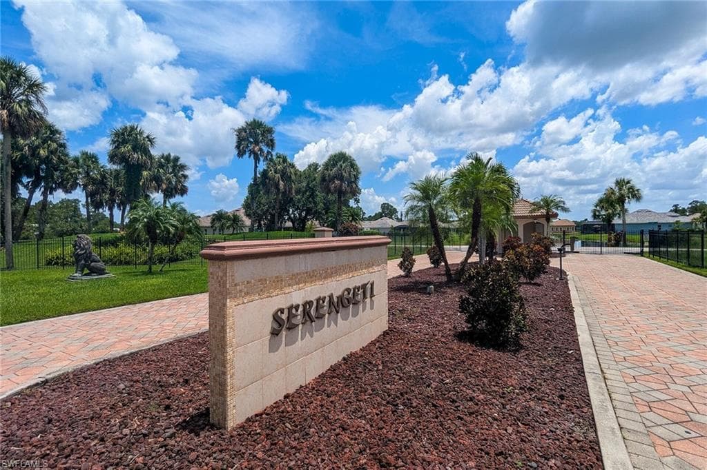 17190 Serengeti CIR, ALVA FL 33920-42