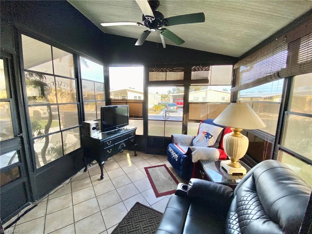 183 Oceans BLVD # 183, NAPLES FL 34104-2