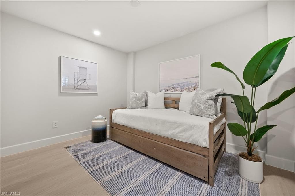 1300 Gulf Shore BLVD N 109-22