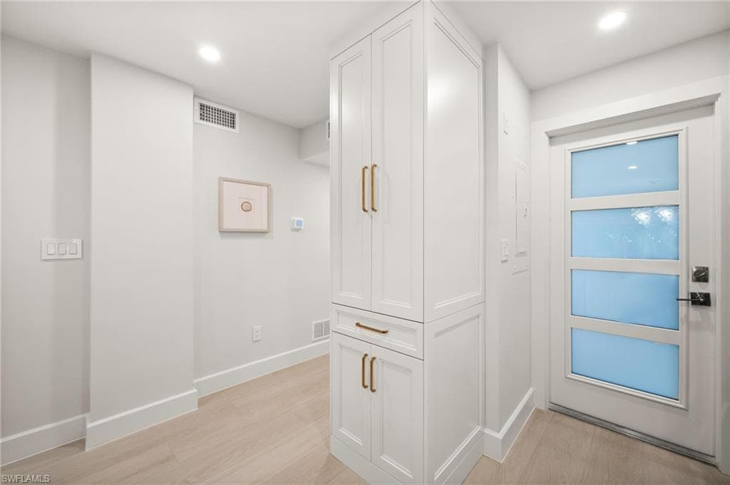 1300 Gulf Shore BLVD N 109-26