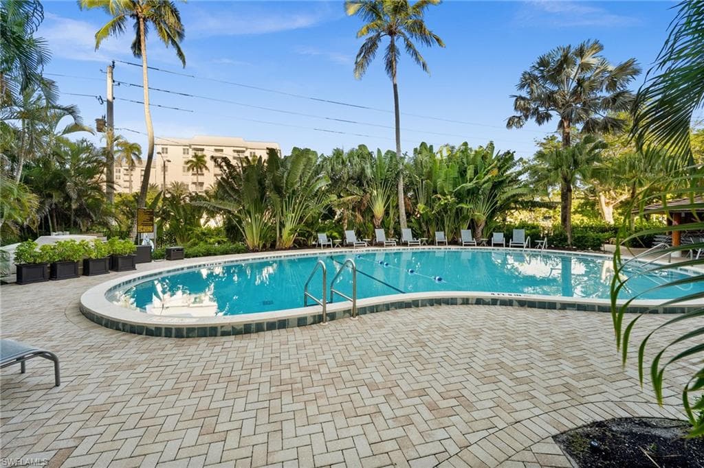 1300 Gulf Shore BLVD N 109-41