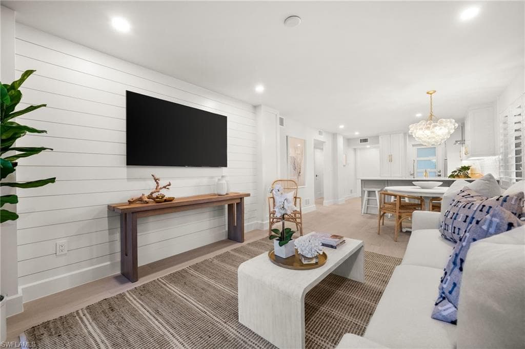 1300 Gulf Shore BLVD N 109-16