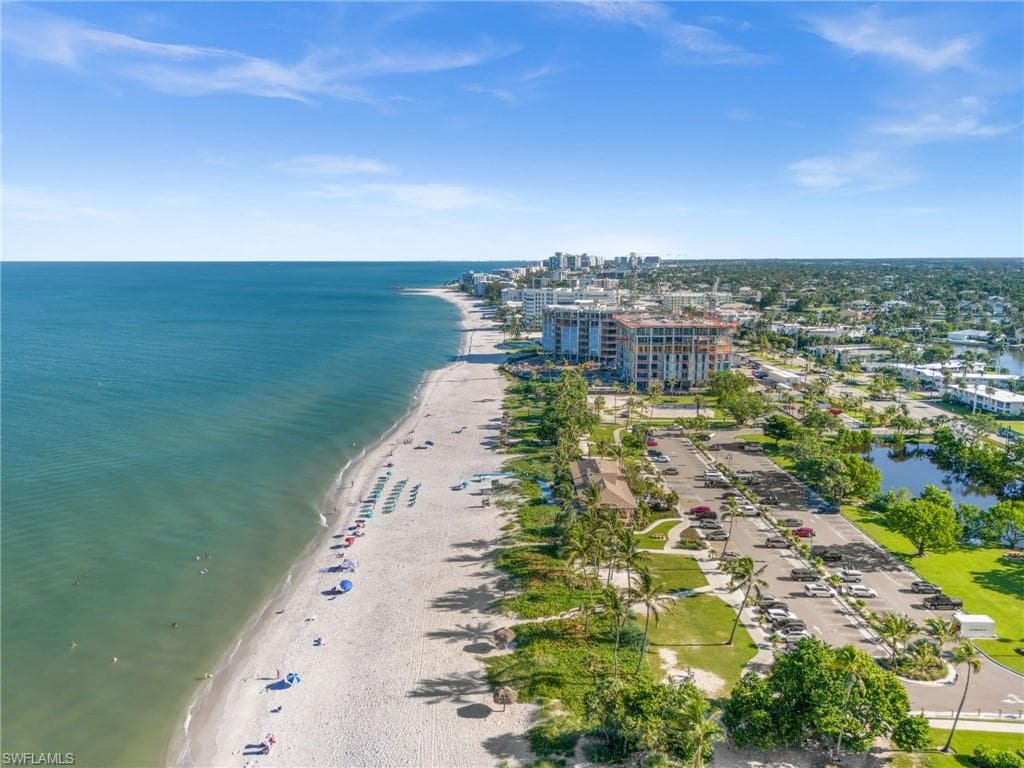 1300 Gulf Shore BLVD N 109-35