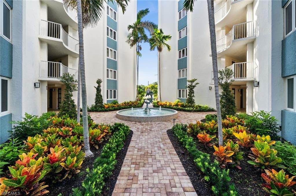 1300 Gulf Shore BLVD N 109-31