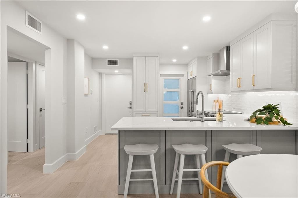 1300 Gulf Shore BLVD N 109-9