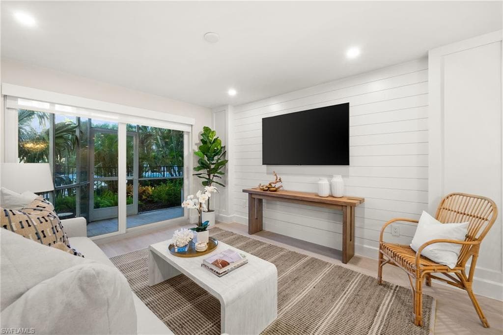 1300 Gulf Shore BLVD N 109-14