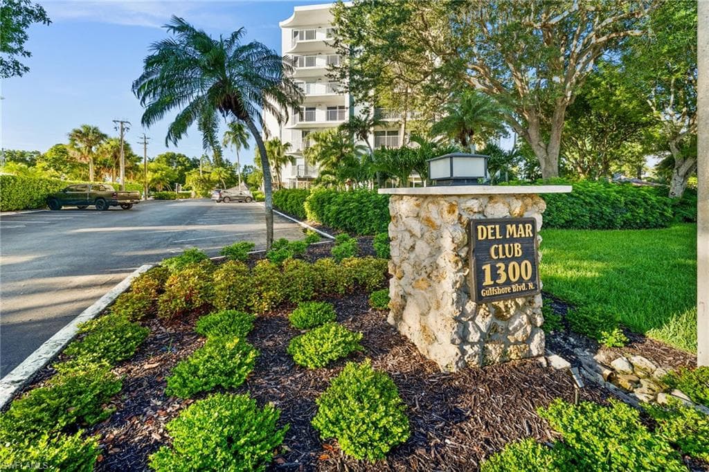 1300 Gulf Shore BLVD N 109-30
