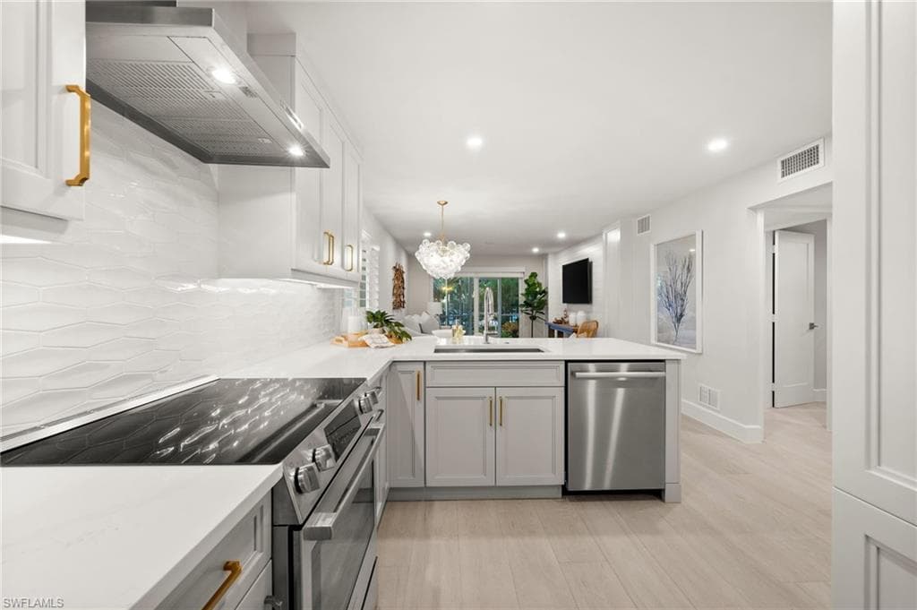 1300 Gulf Shore BLVD N 109-7